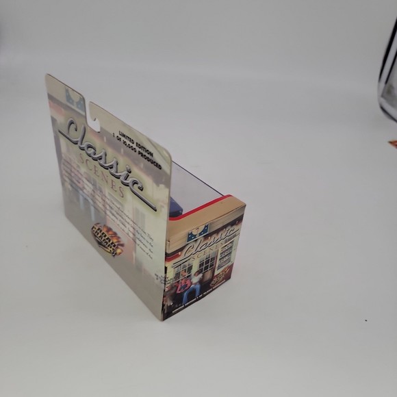 Road Champs/Lionel Diecast 1925 & 1920 Ford Trucks, 1:43  Classic Scenes 1920 Ford Truck Die Cast